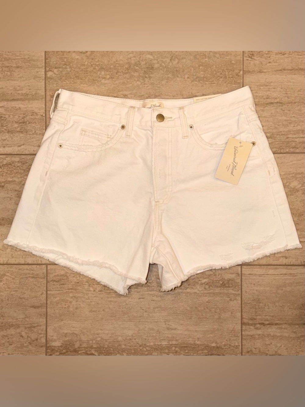 NWT Universal Thread White Mid-Rise 90s Baggy Women’s Shorts Size 6
